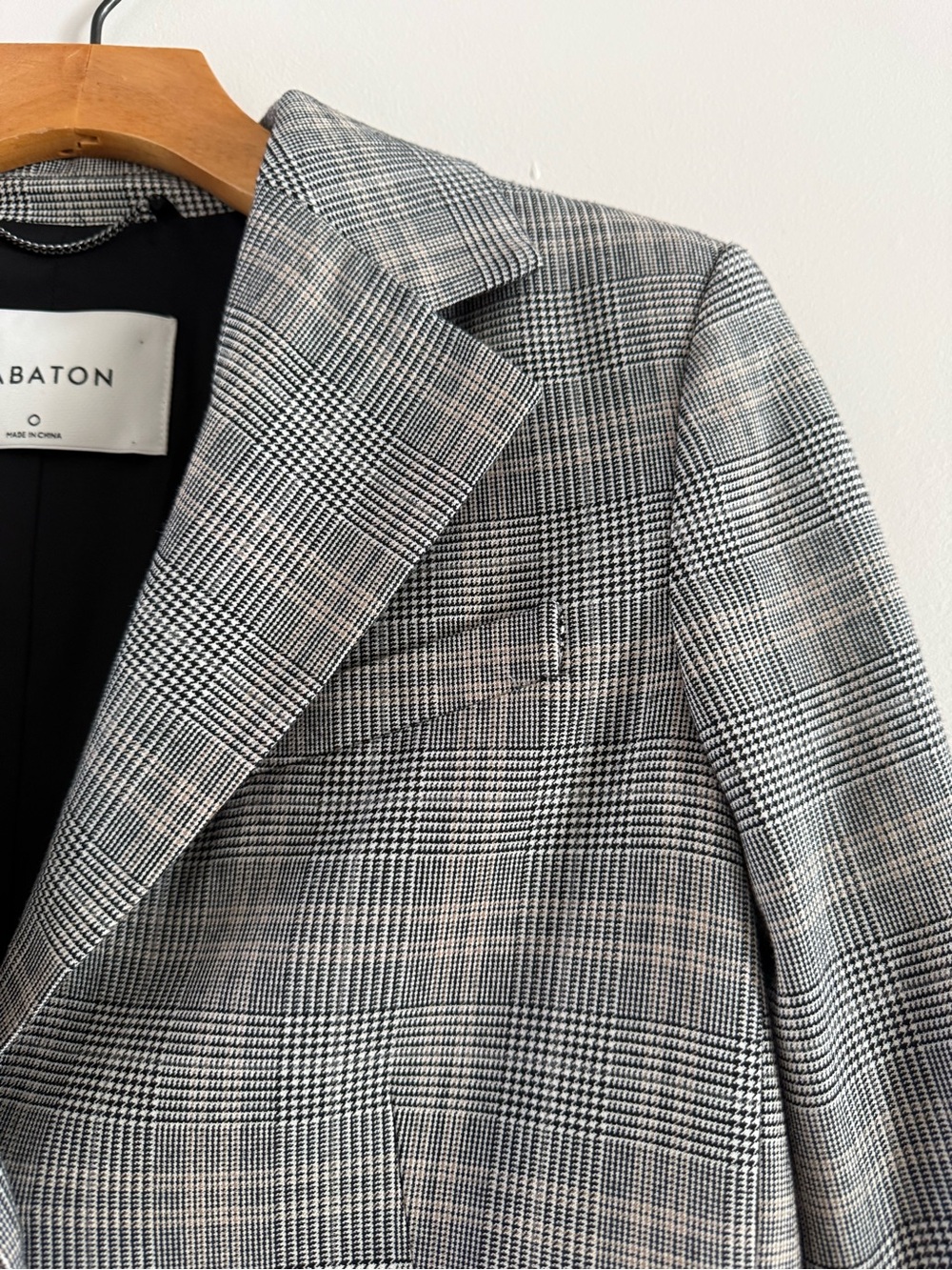 Aritzia Babaton “Trent” Grey Brown Plaid Trench Coat Size 0 - Picture 6 of 11